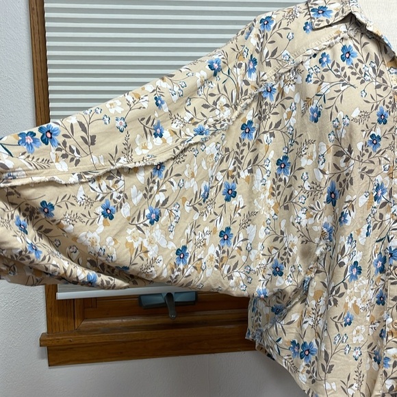 Fate Tan Blue Flower Print Oversized Boho Long Sleeve Button Down Shirt - Picture 4 of 12